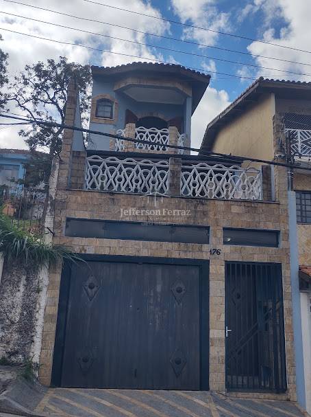 Sobrado, 3 quartos, 207 m² - Foto 1